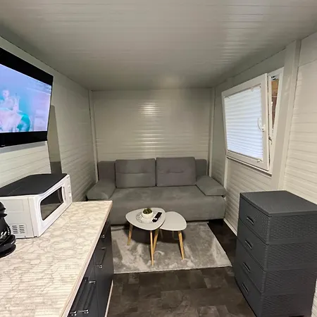 Mobile House T&n Apartment
